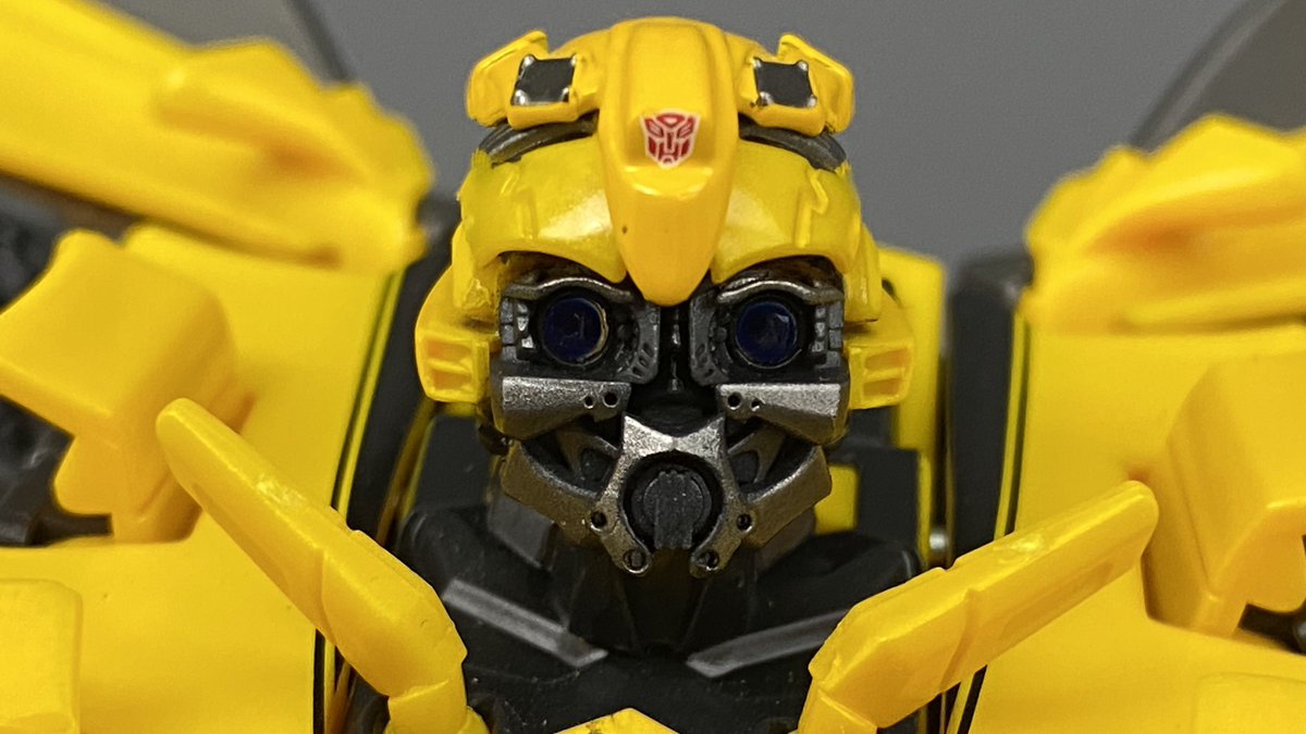 cophonz's tweet photo. Up next: #transformersmovie #MPM03 #Bumblebee From #takaratomy! Watch this #transformers #figure #youtubevideo within a few days on my channel #Cophonz:
https://t.co/ZH0EXqyAGA.
Here some preview pics of my new #studiosetup๐ and #Bumblebee! https://t.co/XLbRBhzk3m