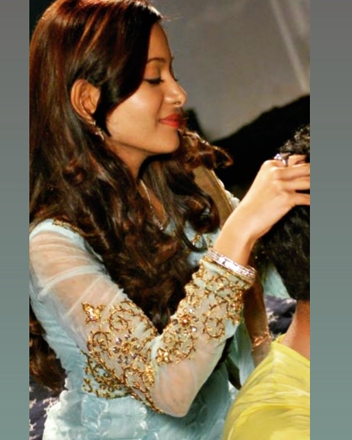 bhavyazaya's tweet photo. Forget the day's troubles and keep smiling it will make you more stronger to fight with your problems..💞😊Everything happens for a reason.Don't think too much,trust the process❤💞😊 #aaliya #beintehaa #PreetikaRao #PrettyPree https://t.co/6hqDRZFaNx