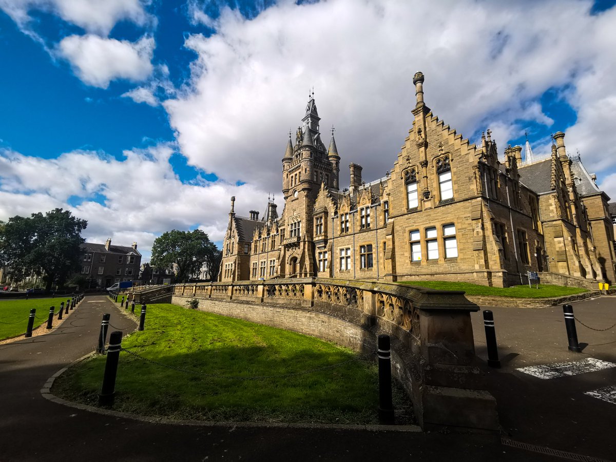 Morgan Academy😍
#morganacademy #dundee #architecture #architecturelovers #architecturephotography #oldarchitecture #architecture_greatshots #clouds #blue #minimalism #artofvisuals #visualartist #citylife #citybestpics #streets #colours #sunnyday #light #photos #travelphotography