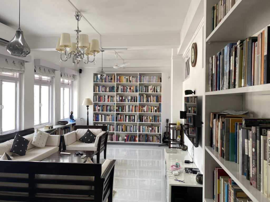 binary_hermit's tweet image. #bookshelfgate