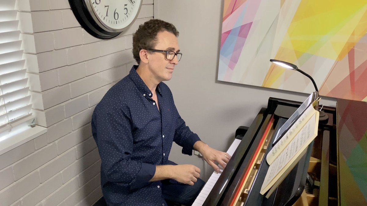 <a href="/OperaQueensland/">Opera Queensland</a> Opera Queensland's 'An Aria a Day' begins online tomorrow.
stagewhispers.com.au/news/opera-que…