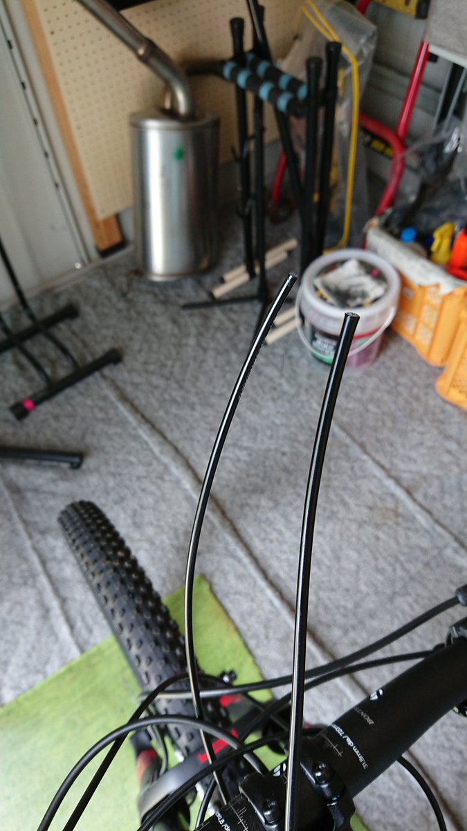 Blades ブレイズ 予定していたmtbのドロポス化の作業を行いました 途中で何故かワイヤーの1本が切れる トラブルがありましたが 何とか作業無事終了 切れたワイヤーはどっちにしろ長さ調整で切る部分だったので影響はないと判断し そのまま使いました Blades ブレイズ 予定していたmtbのドロポス化の作業を行いました 途中で何故かワイヤーの1本が切れる トラブルがありましたが 何とか作業無事終了 切れたワイヤーはどっちにしろ長さ調整で切る部分だったので影響はないと判断し そのまま使いました