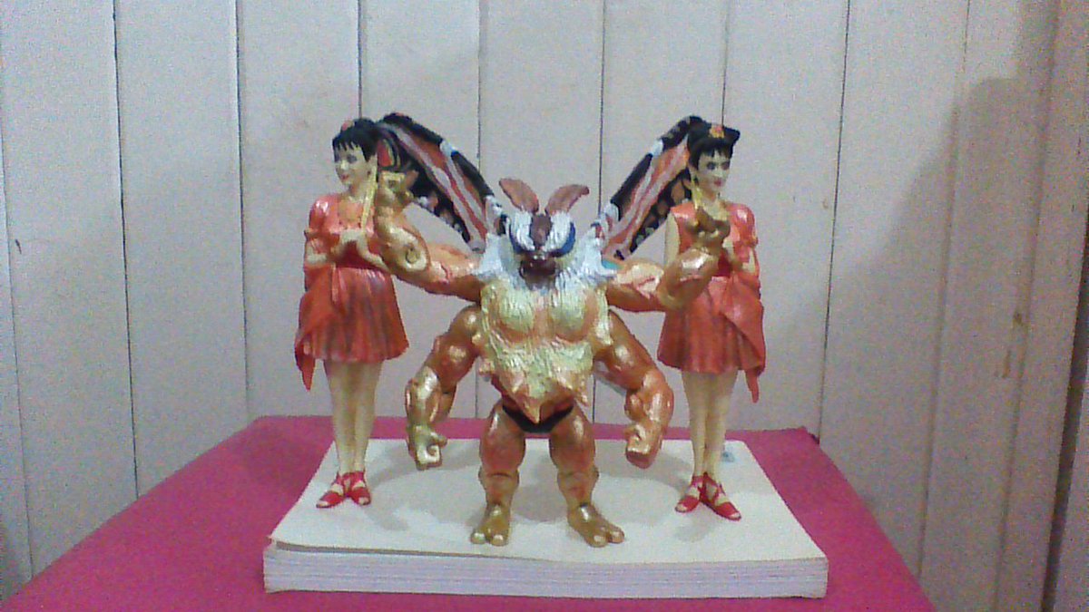 gfan83's tweet photo. The Beauties and the Beast #Godzilla #GodzillavsKong #GodzillaKingofTheMonsters @Ruubesz @CougarMacDowal1 #PowerUpMothra #Mothra2019 #NecaMothra #MuscleMothra https://t.co/DBsocoIyuz