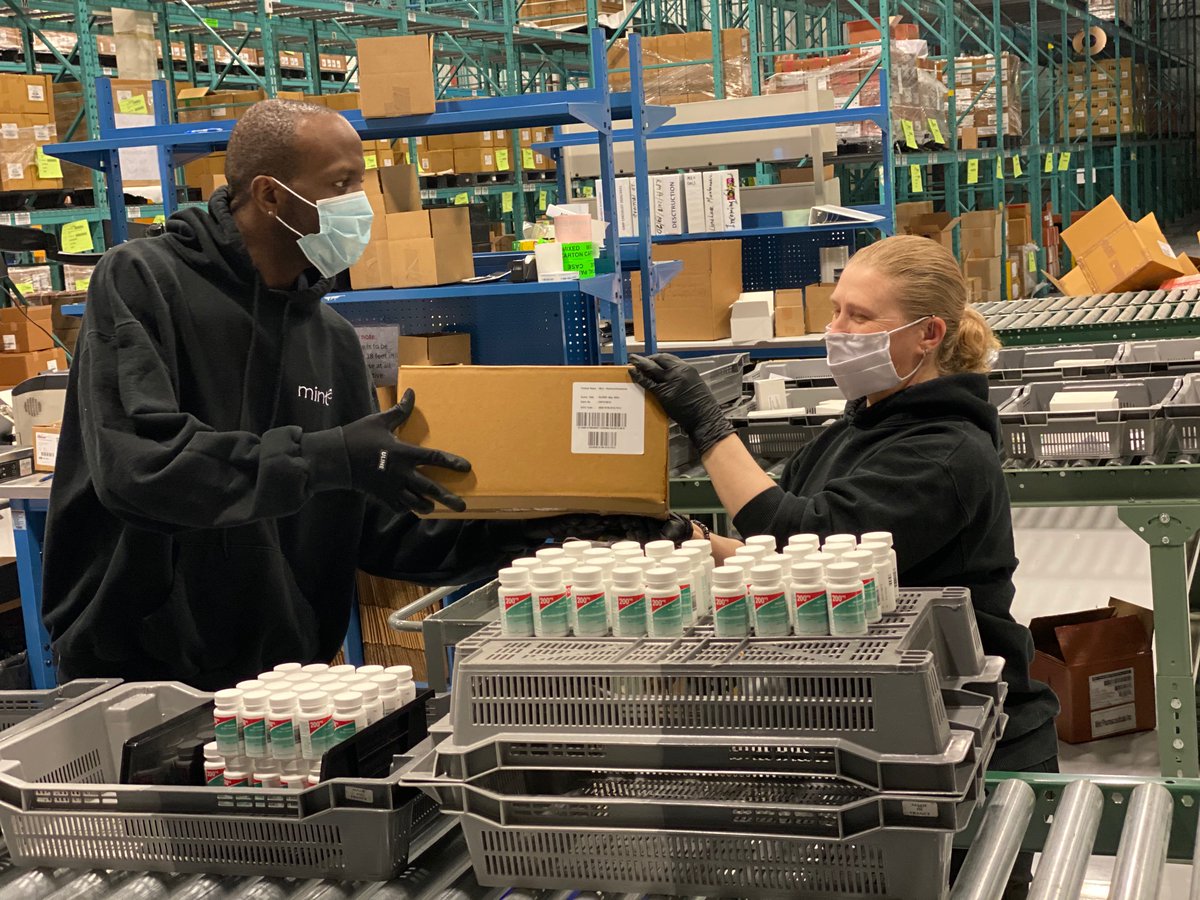 SmithAndrewR's tweet photo. #India supply chains in action despite #covid19

#WHO essential medicine arrives in Canada at @mintpharma facility will benefit thousands of Canadians with lupus or rheumatoid arthritis  

wonderful collaboration from 🇮🇳 @MEAIndia @CimGOI @dgftindia @ipca Laboratories  🙏 https://t.co/wmnQZ02pYD
