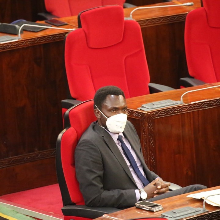 eastafricatv's tweet photo. #HABARI Waziri wa Maliasili na Utalii Hamisi @HKigwangalla amesema katika hotuba yake ya leo Mei 7, 2020, wakati wa kuwasilisha Bajeti ya Wizara hiyo bungeni, atagusia kidogo madhara ya Corona kwenye sekta ya utalii na namna wanavyoyakabili. https://t.co/ID8DimU0l1