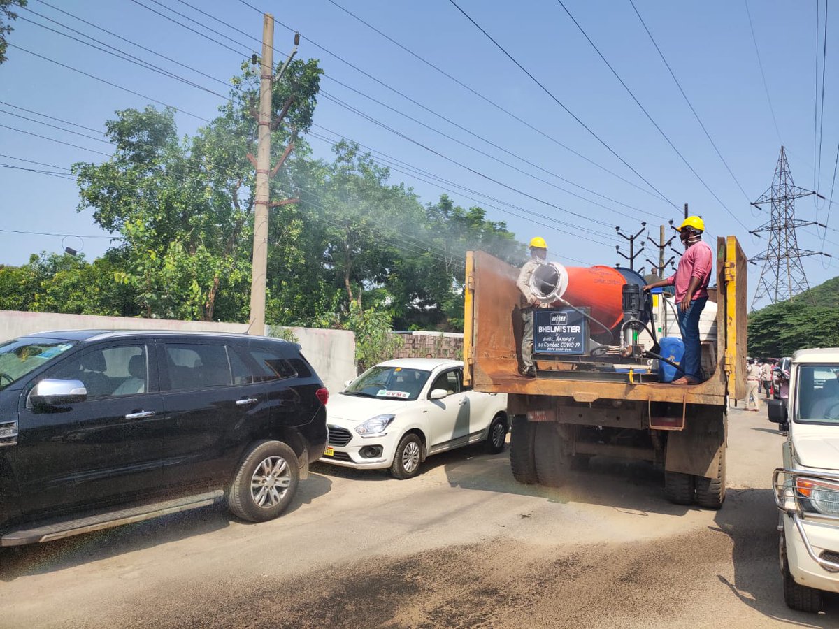 GVMC_VISAKHA's tweet photo. GVMC officials blowing water through mist blowers to subside the effect of Syrene Gas leak at Gopalapatnam area of Visakhapatnam. https://t.co/jBuHMYR4zF