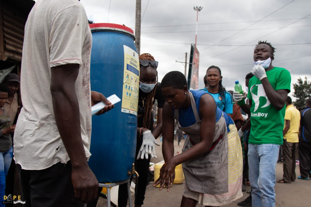 nilorado's tweet photo. Teach them how to wash their hands first before you give them masks
#WEFORTHEM
#LetsFightCoronaTogether https://t.co/AH8RynHOlc