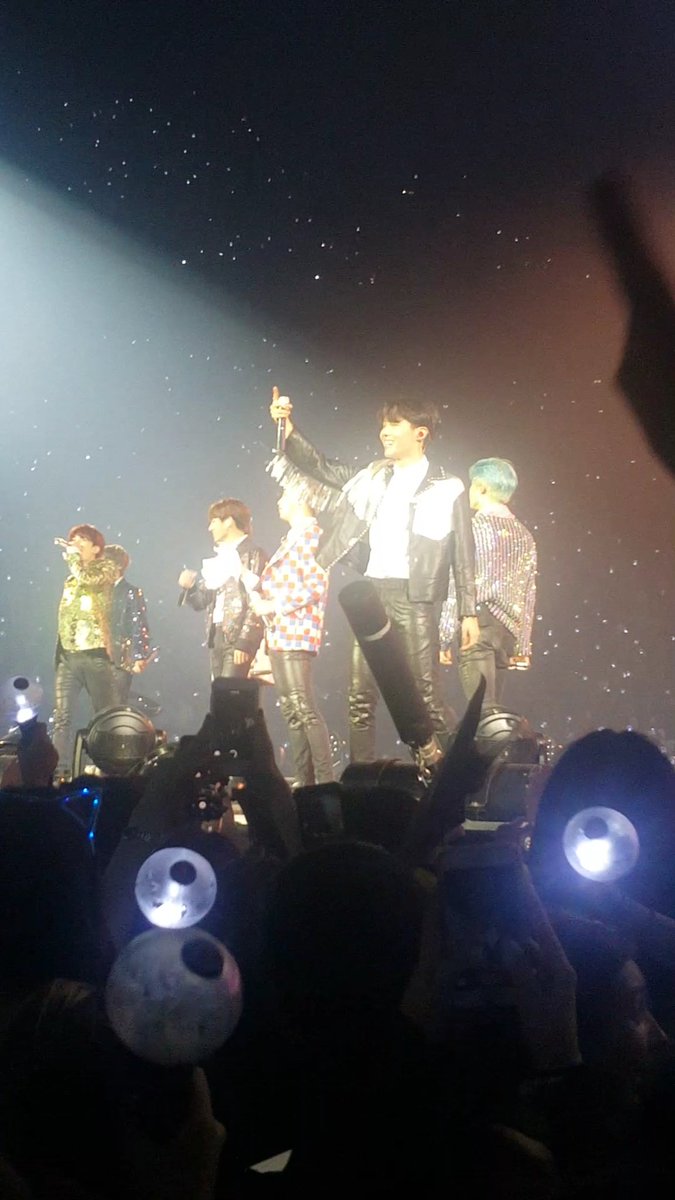 Sarah_jiminie's tweet image. Aujourd'hui ça fait 6 ans que je Stan BTS 😭 j'ai vraiment passé de merveilleux moments avec eux notamment quand je les ai vu en concert. BTS je vous aime et je vous aimerai toujours 😭💜 #6YearsWithBTS