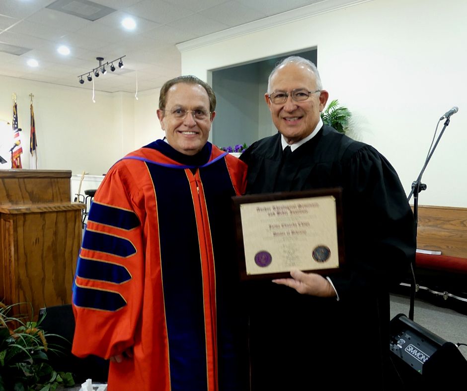 AmbassadorsHunt's tweet photo. I am so proud of my father, Jaime Chapa. He received a Doctoral in Divinity. He is the pastor at El Faro Bible Church. Love you Dad!
#ElFaroBibleChurch
#SullivanCity
#HeDaMan
#AmbassadorsOfTheHunt https://t.co/T57u8PYW4Z