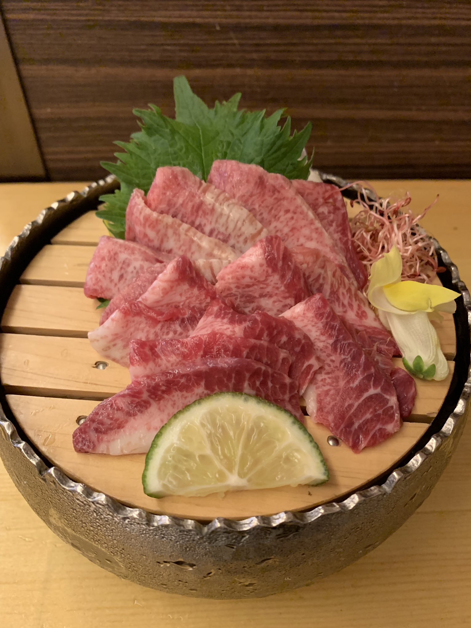 公式 馬肉専門店 馬桜 馬桜グループ こんにちは 県の自粛要請の内容に伴い さらに5 10まで時間短縮営業となります 平日 16時 時 土日 12時 時 となります よろしくお願いいたします 時間短縮営業 熊本 馬桜 通販やってます 写真は