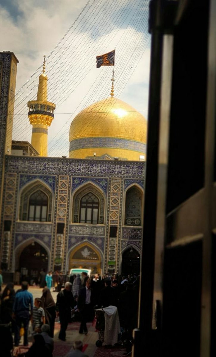 hamidalimi5's tweet photo. .
کورتر کن گره‌ام را، نکند باز کنی!
وا مکن از سر خود جمع گرفتاران را..
#امام_رضا https://t.co/LF6h8a2V29