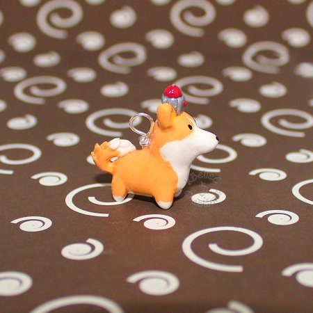KBelleC's tweet photo. #Chibi #KingAtticus-inspired #charm from #InfinityTrain! Measures ≈1" & stands on top of a U.S. 25¢. Made w/ #polymerClay & painted w/ acrylic. I ❤️ how his tail turned out 🙂 #Sculpey #fanArt #corgi #PembrokeWelshCorgi #CartoonNetwork #kawaii #KBelleC #ClumsyArtistCreations https://t.co/mi4depKTGY