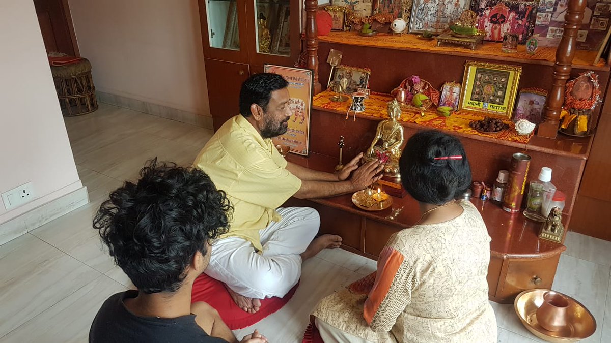 BimalendraNidhi's tweet photo. बुद्ध भगवानलाई प्रणाम!
सबैलाई शुभकामना !!
(आफ्नै घरक‍ो पुजा कोठामा )
Pranam Bhagwan Buddha !
Best Wishes to everyone !!! https://t.co/r7XoW3rPtY