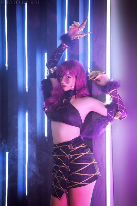 I try not to get attached to anyone.  I prefer to bind. _________________💜________________ Title: League<a href="/tag/lol"class="tags"><span>#lol</span></a><a href="/tag/geek"class="tags"><span>#geek</span></a><a href="/tag/cosplay"class="tags"><span>#cosplay</span></a><a href="/tag/gamer"class="tags"><span>#gamer</span></a><a href="/tag/leagueoflegends"class="tags"><span>#leagueoflegends</span></a><a href="/tag/evelyn"class="tags"><span>#evelyn</span></a>