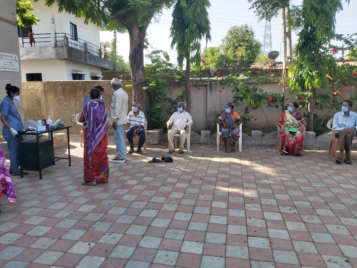 TCMBHILAD's tweet photo. #DAHELI TA.UMBERGAM&શ્રીજી હોસ્પિટલ ડૉ.શ્રીવાસ્તવ સાહેબ ની ટીમ ના સૌજન્ય ડહેલીમાં રહેતા 60 વર્ષ થી વધુ ઊંમર ના વડીલોનું ચેકઅપ કરીને દવા આપવામાં આવી,
@Continuous of six day@
@collectorvalsad @DDO_VALSAD @SPvalsad @ShivrajKhuman @vibhuti_sevak @TcmValsad https://t.co/ROXOVj3jh2