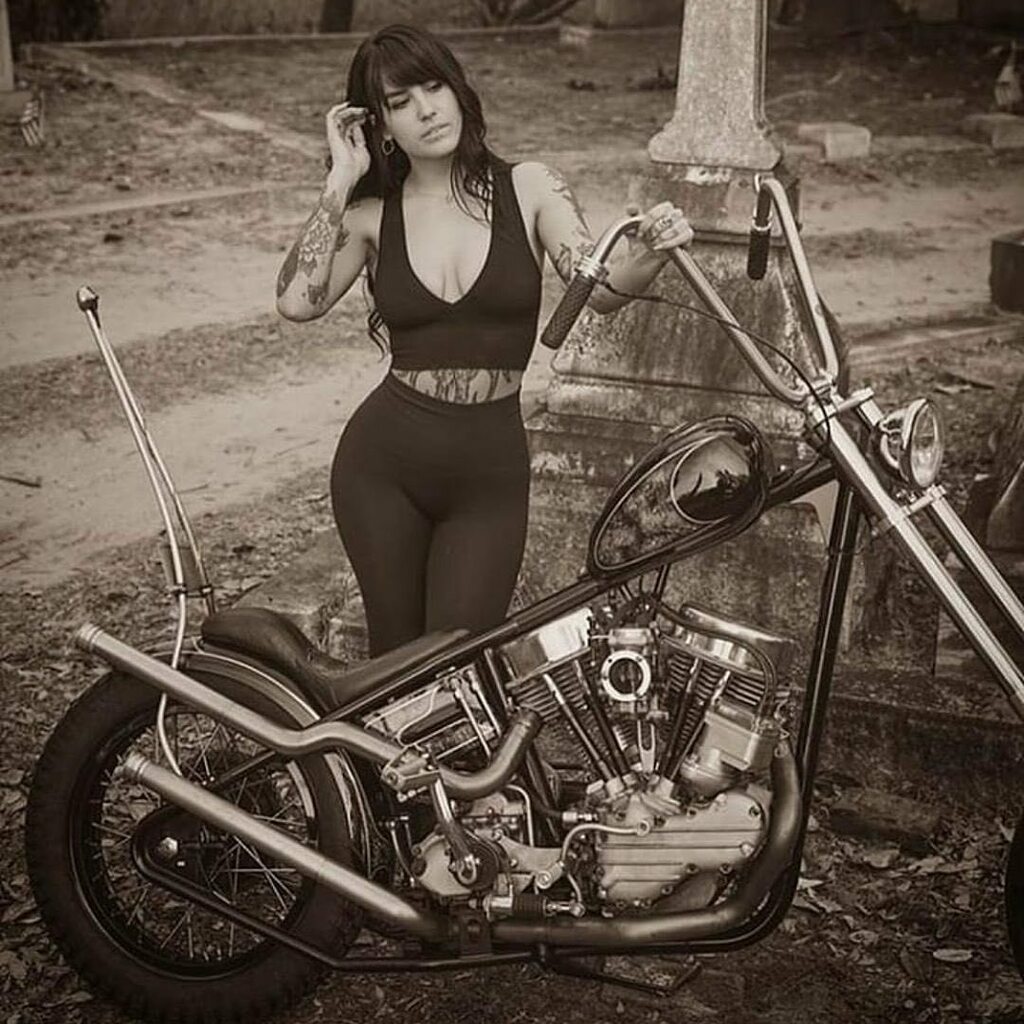 harleysti_com's tweet photo. ⚡️👉🏻 @harleysti_com ⚡️ #harleydavidson #harleyitalia #harleydavidsonitalia #chopper #choppers #fourtyeight #streetglide #roadking #roadglide #sportster #sportstermafia #bikerlady #hotbike #custom #harleyst #harleysti #hog #harleygram #harleydavidsongram #har… https://t.co/NNs073qEKG