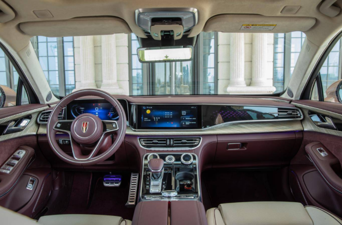HongqiGlobal's tweet photo. #Supreme cabin, isn't it? #MasterHongqi #hongqi #VitalityHongqi #Hongqiculture https://t.co/rIWuppBCQX