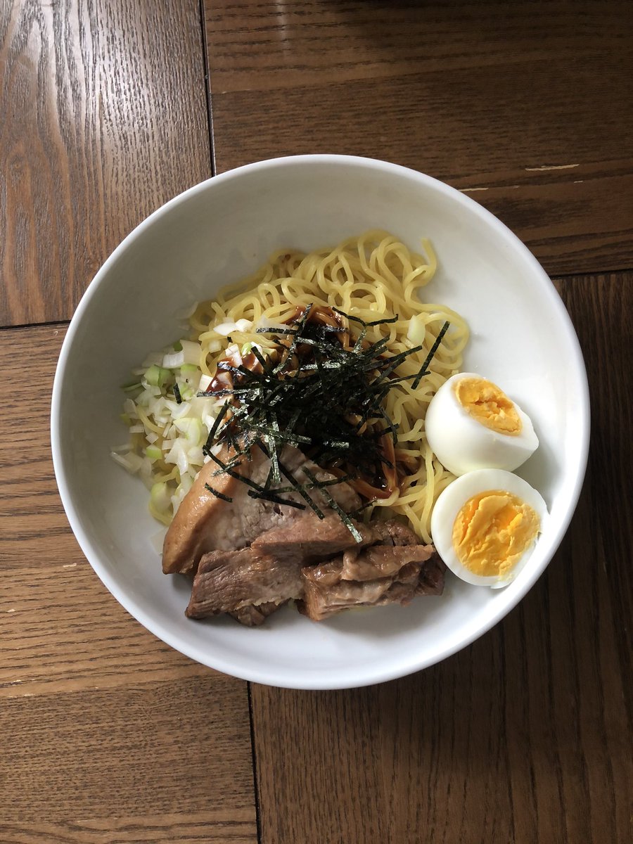 28fumif's tweet photo. チャーシュー手作りして家混ぜそば🍥
#混ぜそば　#チャーシュー　#家ラーメン https://t.co/e9wnxiz10K