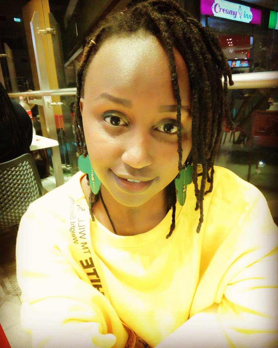 quiqarre's tweet photo. Niulizie kuhusu sky
nina stars kwa macho
Wacha nikushow kitu kuhusu huko juu

It doesn't rain kwa sky
It rains on your way down
Advice:
don't forget to carry an umbrella
on your way up
#BrokenVase https://t.co/P0fIjPexG6
