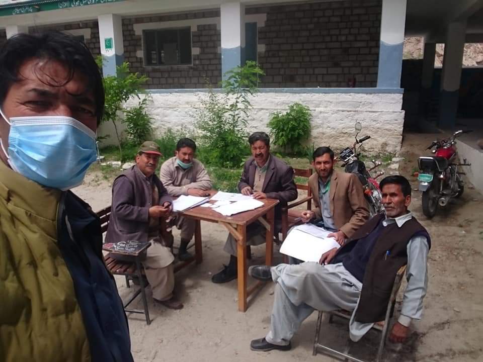DKharmang's tweet photo. اج طولتی کمنگو ہلال اباد گہوری مادھوپور کسورو کی مستحقین کو راشن تقسیم  ڈپٹی کمشنر صاحب کھرمنگ ، اسسٹنٹ کمشنر صاحب کھرمنگ ،ایس پی صاحب کھرمنگ اور پاک فوج کا شکریہ ادا کرتے ہیں۔اور تعاون کرنے پر کھرمنگ عوام کا بھی تہہ دل سے شکریہ ادا کرتے ہیں https://t.co/Gu8As1ruDZ