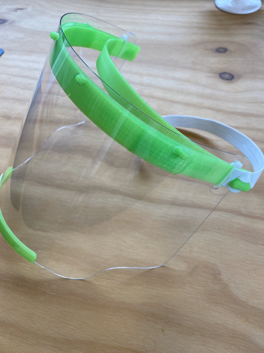 Aanbod voor iedereen werkzaam in de zorg: handalcohol, spatmaskers en clips voor mondkapjes. Zie doetinchemseuitdaging.nl/coronahulp/ voor info #mondkapjes #spatmaskers #pbm #corona #zorg #donaties