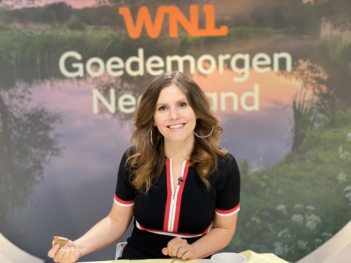 BertHuisjes's tweet photo. Nederland gaat langzaam aan open. Werkgeversvoorman Hans de Boer van @VNONCW is hierover bij #WNL, samen met parlementair journalist @wouterdewinther van de Telegraaf en zorgbestuurder @KruizingaS. Tot aan de briefing van @rivm op NPO1. Goedemorgen NL! https://t.co/g0gpmtKwok https://t.co/t9njnZRssR