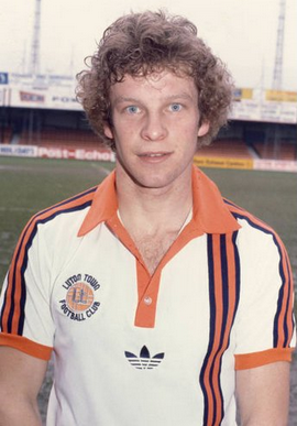 Kitman_Phil's tweet photo. 4 phone calls and eventually almost two hours on the phone with the engaging #KirkStephens yesterday, having just as much fun writing it up. Another interview today with the youngest player in the @LutonTown Wembley 88 winning side, I'll give you clue, it's not @rickyahill πβ½οΈπ https://t.co/pNZBPRXVnc