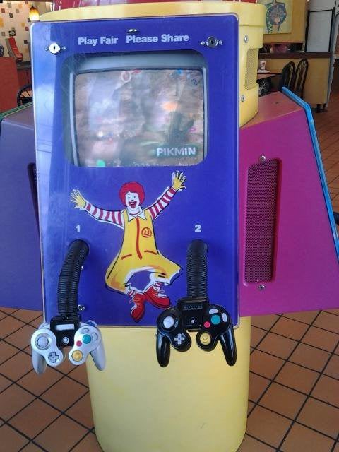 MattPostSaysHi's tweet photo. Just randomly remembered the McDonalds GameCube kiosks. I can smell these images. https://t.co/DRuy2anceC
