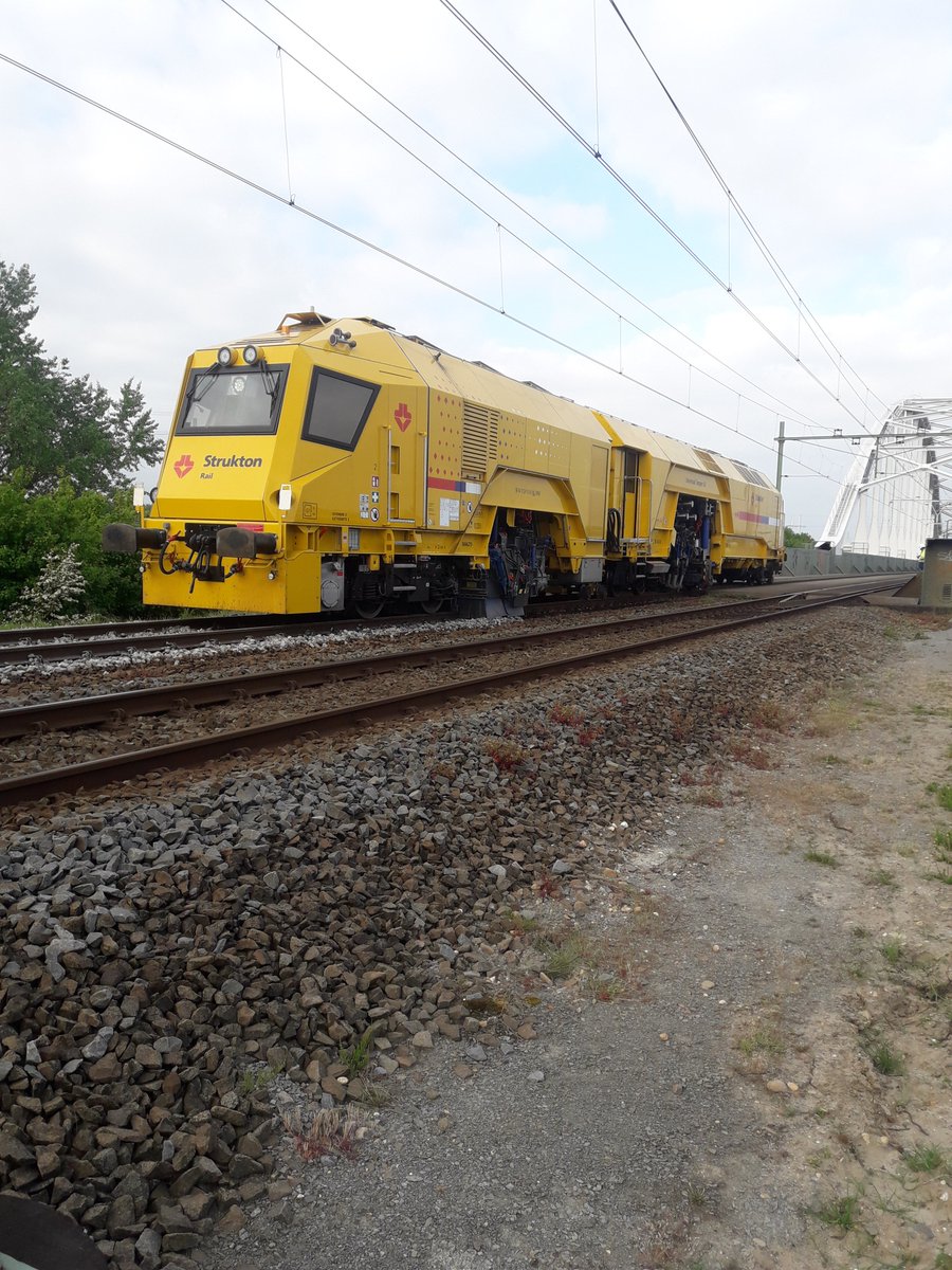 StruktonRail's tweet photo. We are proud to share our newest #tampingmachine with the world! Check de complete #video in the news release! #smartmaintenance #bigdata https://t.co/HAsi8P9dBf https://t.co/h8rwqsNMhZ