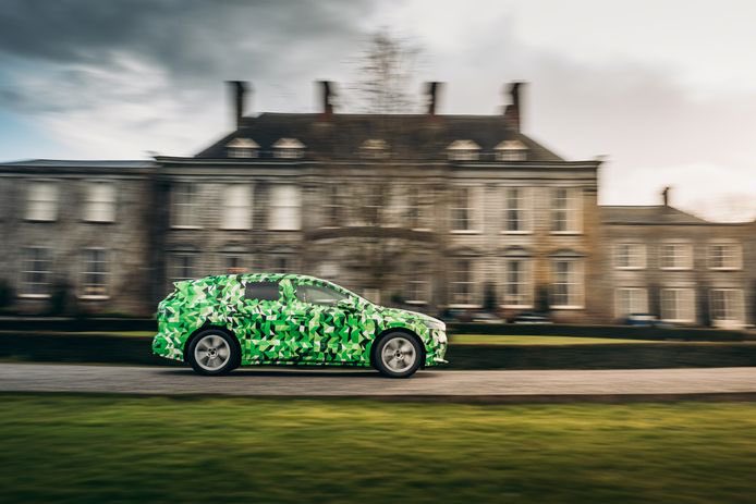 RolandTameling's tweet photo. #SCOOP! 😉😇 Als één van de eersten mocht ik rijden met de nieuwe @Skoda_NL #Enyaq, de elektrische SUV. Hij droeg nog wel een vermomming die verrassende details verbergt. Welke? Check @ad_auto🔥 https://t.co/xljb6uMloB #HUGEcarguy #SkodaEnyaq @ADnl #ADauto #Cars #carscoops https://t.co/SdfQpexYxt