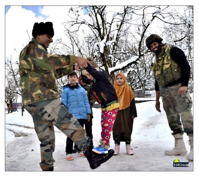SunnyRa06380107's tweet photo. These pictures will not win the Pulitzer Prize because they don't Run any Agenda !!! 
But these pictures will win the heart of the entire nation 🇮🇳 #indianarmy #PulitzerPrize2020 #PulitzerPrize #pulitzerprizescam #kashmir #KashmirIsIndia https://t.co/swf6FOPJwC