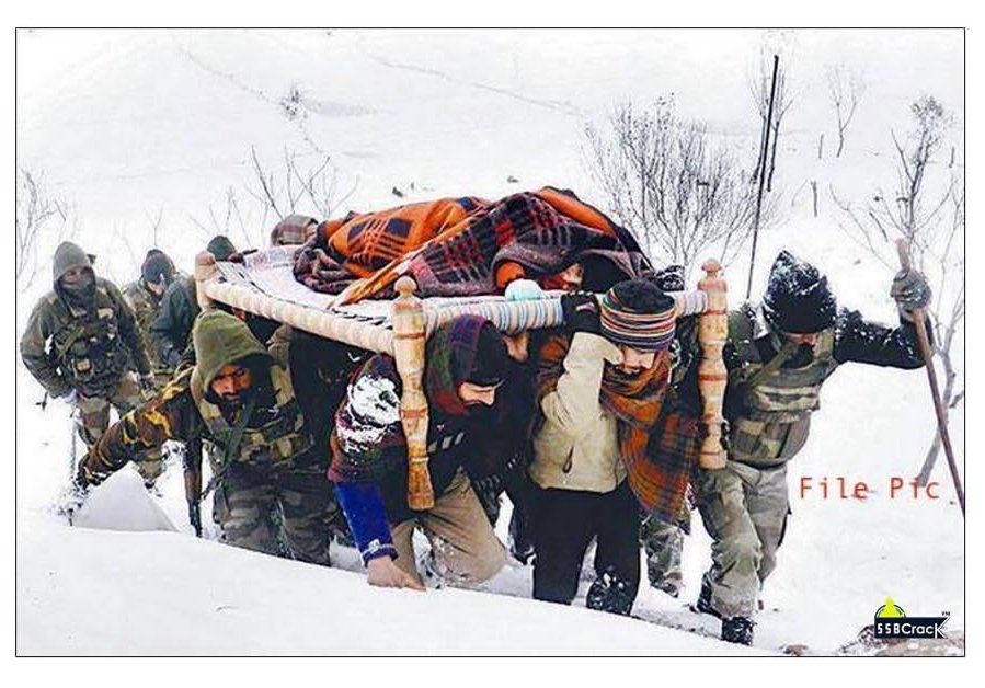 SunnyRa06380107's tweet photo. These pictures will not win the Pulitzer Prize because they don't Run any Agenda !!! 
But these pictures will win the heart of the entire nation 🇮🇳 #indianarmy #PulitzerPrize2020 #PulitzerPrize #pulitzerprizescam #kashmir #KashmirIsIndia https://t.co/swf6FOPJwC