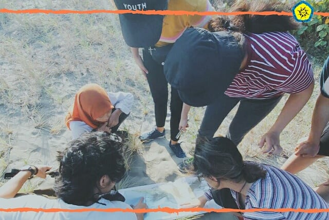 - KURSUS BAHARI -
Juni tahun lalu, peserta kursus bahari melakukan susur pantai di pantai cipatujah.
Pertama kali melakukan susur pantai. 

Hmmm.. jadi kangen nihhh bisa lihat sunset di pantai lagii...

Semoga bumi kita cepat pulih yaa
#mpaaranyacalatrisakti #aranyacalatrisakti