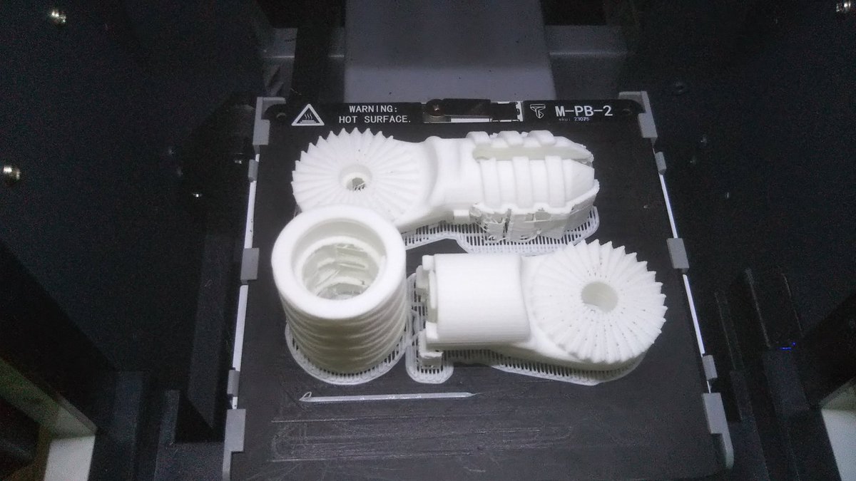 kubota1883's tweet image. 並べてプリントするとプラモデルの用なワクワク感が出てきます。

#Fusion360
#UPmini2