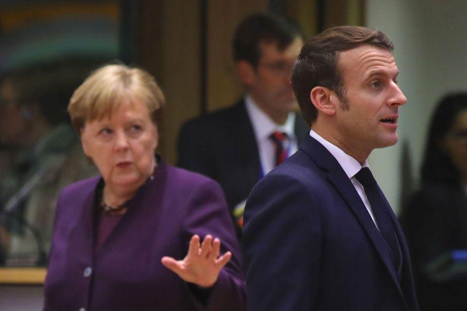 ParisMatch's tweet photo. Coronavirus : les Français préfèrent Merkel à Macron, selon un sondage https://t.co/L4K3AnfRBA https://t.co/E4dgpL8NEi