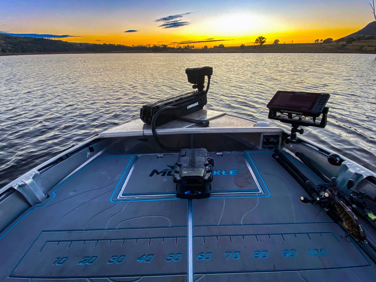 deandotfish's tweet photo. The new front desk in the office is looking pretty sweet..
.
.
#office #frontdesk #offish #loveit #sunrisepic #deansilvester #fishingmyway #motackle #manicmates #fishitwell #simmsfishing #teamquantum #lowrancefishing #fishingaustralia #bassfishing #fishing #sunline #jarviswalker https://t.co/kWRoaLvd4x