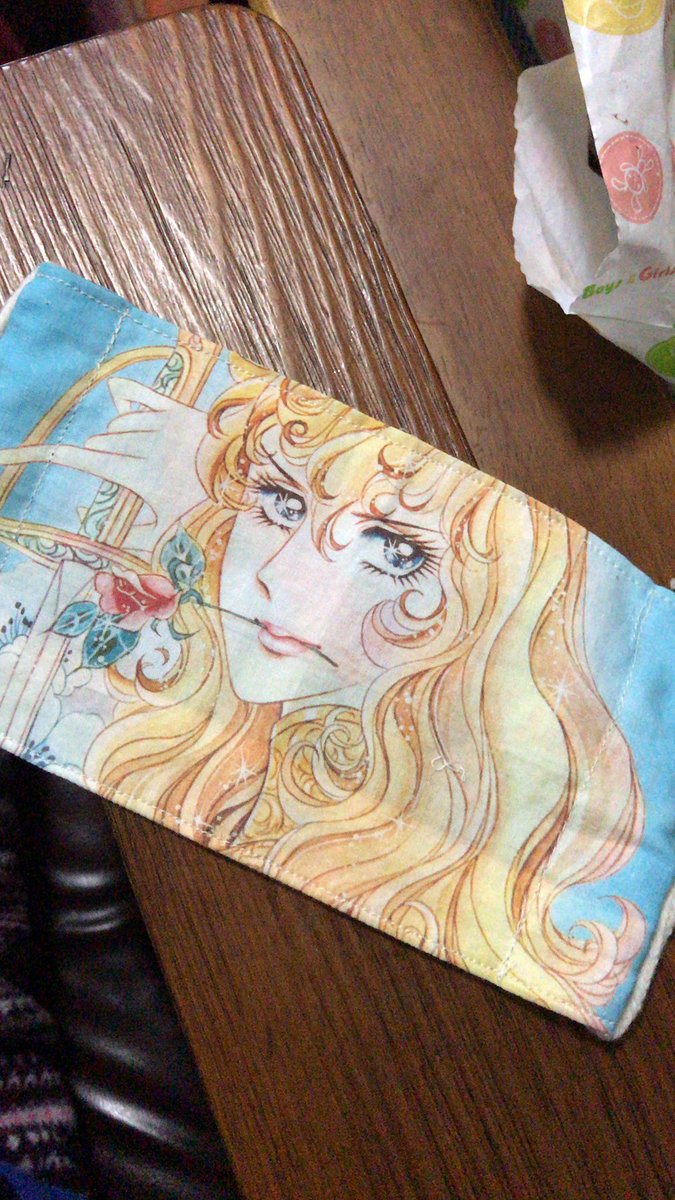 祖母が作ってくれたマスクが強すぎる絵面だった 何と気高く美しいマスク 生地がレアすぎる Togetter 祖母が作ってくれたマスクが強すぎる絵面だった 何と気高く美しいマスク 生地がレアすぎる Togetter