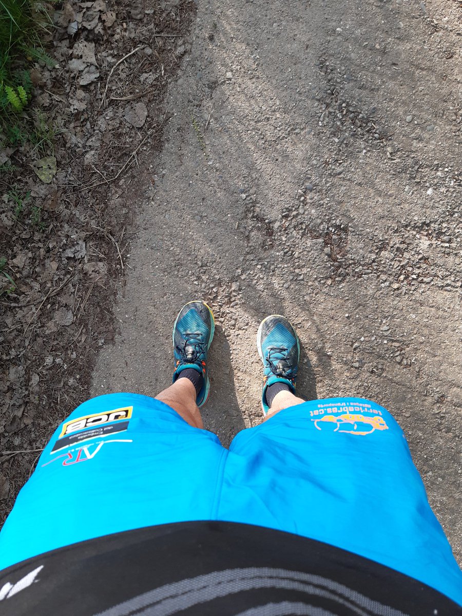 txordi_vila's tweet photo. Ckecking "Kinegym 1/3 Catllar" 🧐

Poder tornar a córrer una mica "bé" després de 6 mesos és vida 🥰

#cos360montanya
#cos360
#montanyàvic
#dynafit
#reparacionsvic
#netegesterricabres
#embotitscollsacabra
#autoripollesmotorsl
#trailrunning
#mountainaddicted https://t.co/GGi6txcw3O