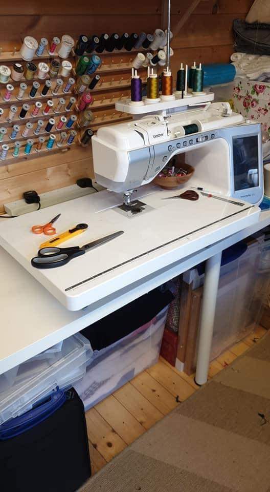 hub_bristol's tweet photo. Some behind the scenes photos of scrub hub volunteers sewing scrubs. Sure @NorthBristolNHS @NHSuk @WestonNHS @WeMakeBristol will be Happy 😃 https://t.co/yiC1DEKiL3