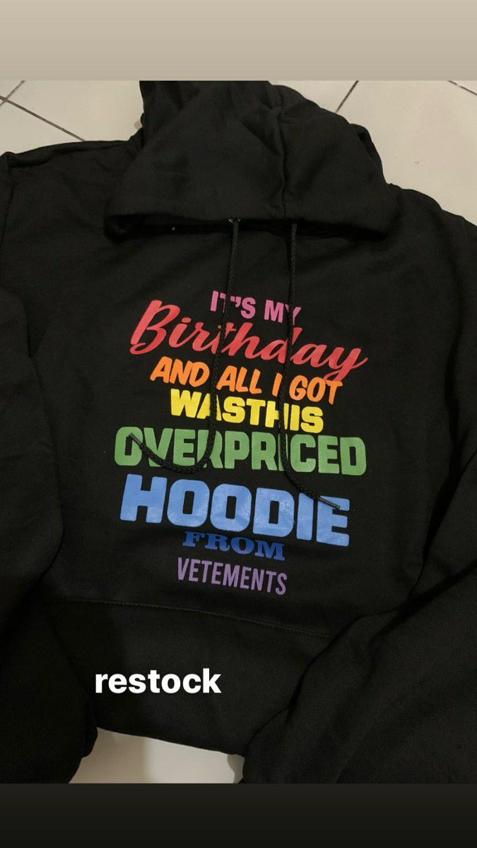 SeeswagC's tweet photo. READYSTOCK
Size terbatas guys!! 
Harga mulai dari 135rb aja. Kualitas 85% mendekati official. 
VTM BIRTHDAY JIN BTS VLIVE
MX HOODIE HOME PARTY
SWEATER DNA POP UP BTS
BOMBER MIC DROP BTS
Fear Of GOD SUGA BTS
https://t.co/9ySiaNwk5I https://t.co/2vPCEGtxI0