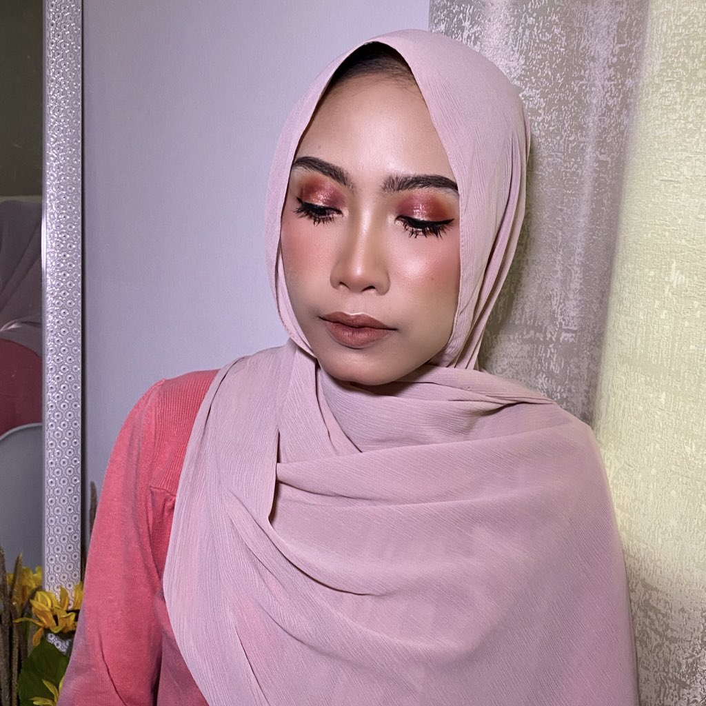 atendoesmakeup's tweet photo. today’s for product photoshoot 📸👗
.
.
.
#muabangi #makeupphotoshootbangi #makeupnikahbangi #makeupsandingbangi #muabangimurah #muaputrajaya #muakajang #makeupnikah #makeupsanding #makeupdinner #makeuptunang https://t.co/enicVnPX3U