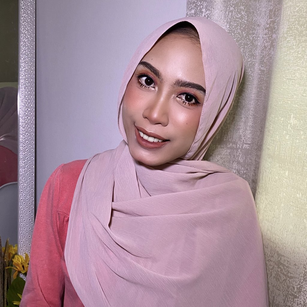 atendoesmakeup's tweet photo. today’s for product photoshoot 📸👗
.
.
.
#muabangi #makeupphotoshootbangi #makeupnikahbangi #makeupsandingbangi #muabangimurah #muaputrajaya #muakajang #makeupnikah #makeupsanding #makeupdinner #makeuptunang https://t.co/enicVnPX3U