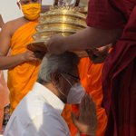 Image for the Tweet beginning: මේ පින්බර වෙසක් දින පෙරවරුවේ