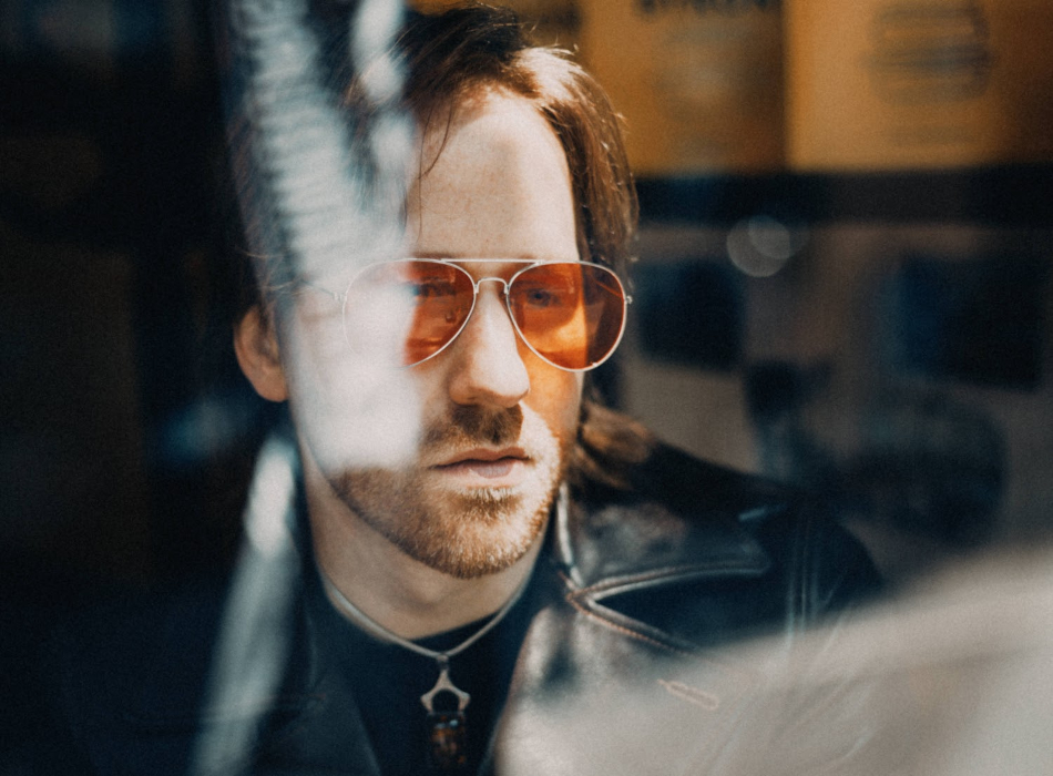 London alt-rock soloist  <a href="/DrewDaviesMusic/">DrewDavies</a> challenges societal norms in the new song ‘X&amp;Y’.
bit.ly/3b8GycV
#NewSong #Soloist #AlternativeRock