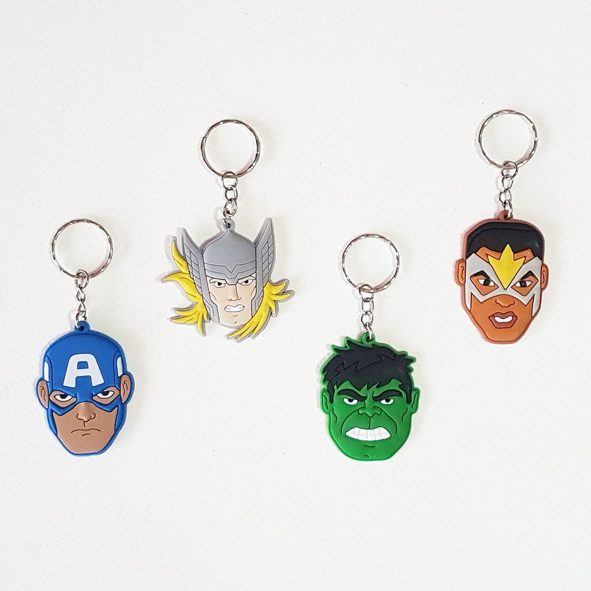 ZapMaze's tweet photo. Superhero Marvel Captain America, Thor, Hulk and Falcon Large PVC Keyring Keychain 
#superhero #superheroes #movie #marvel #captainamerica #thor #hulk #falcon #keychain #keyring https://t.co/w0Wkq4F2PK