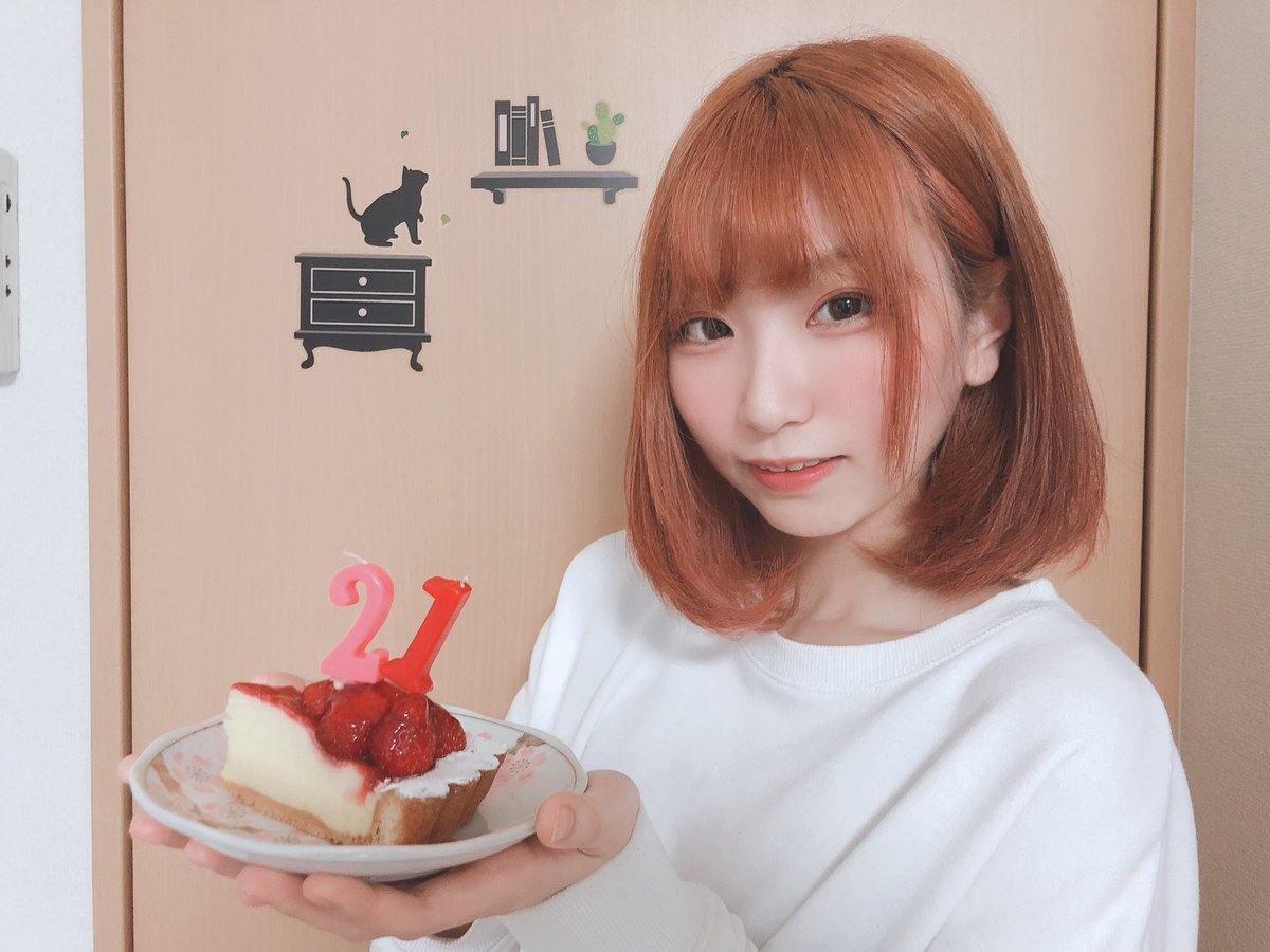 RE_Non_Tsu_'s tweet photo. 🎊🎉ᎻᎯᎵᎵᎩ ᏴᎥᏒᎢᎻᎠᎪᎩ🎉🎊
わ！た！し！！！

おめでとうください🥺🙏🏻

21歳🤜🏻🤛🏻になりました！！！！！！！！！

某コロナのせいで活動出来てないけど、
撮影会モデルやってますので収束したらまた沢山撮ってください📸

21歳ののんつーもよろしくお願いします🎂 https://t.co/oUHUc5SWci