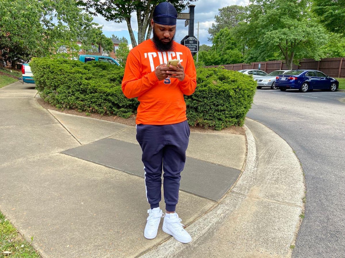 KyhrihLee's tweet photo. 🌹
.
.
.
.
.
.
📸: ( @karlitob919 )
#DOCMG #LEE #GrandmaSaid #R&B #ncartist #919 #Nc #Raleigh #RaleighNc #Cover #Freestyle #Singing #Music #NewMusic #XXL #Freshmen https://t.co/EISK0WtSfw