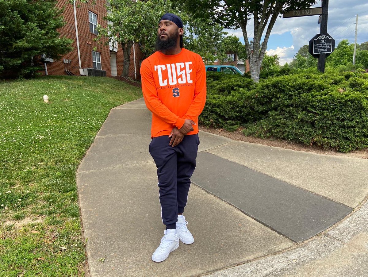 KyhrihLee's tweet photo. 🌹
.
.
.
.
.
.
📸: ( @karlitob919 )
#DOCMG #LEE #GrandmaSaid #R&B #ncartist #919 #Nc #Raleigh #RaleighNc #Cover #Freestyle #Singing #Music #NewMusic #XXL #Freshmen https://t.co/EISK0WtSfw