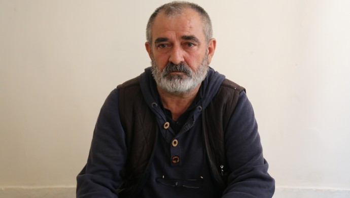 OzgurrGundem's tweet photo. Diyarbakır’da Sur’da haftada bir gezmeye giden, kahvelere takılmayan, sigara ve uyuşturucu kullanmayan, saz çalan ve kitap okuyan Devran Dinç, evinden çıktıktan 4 gün sonra cesede surların içinde bulundu. Baba İsmet Dinç, oğlunun işkence edilerek öldürüldüğünü söyledi. https://t.co/AKsyDguk4Y