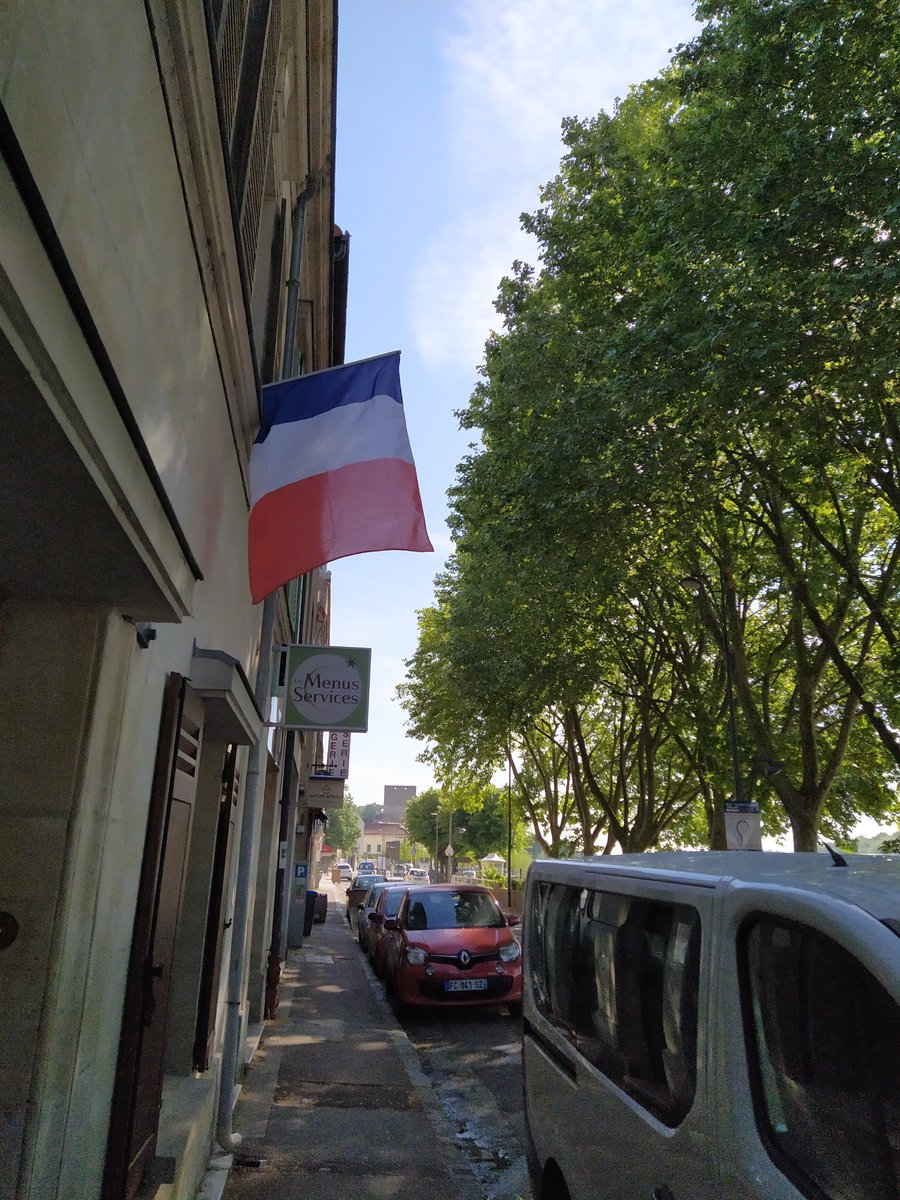 Conflans Sainte Honorine On Twitter Commemoration Conflanssaintehonorine A L Occasion De La Journee Nationale Du Souvenir De La Victoire Du 8mai 1945 Ia Municipalite Invite Les Conflanais A S Associer A Cette Commemoration En Pavoisant Avec